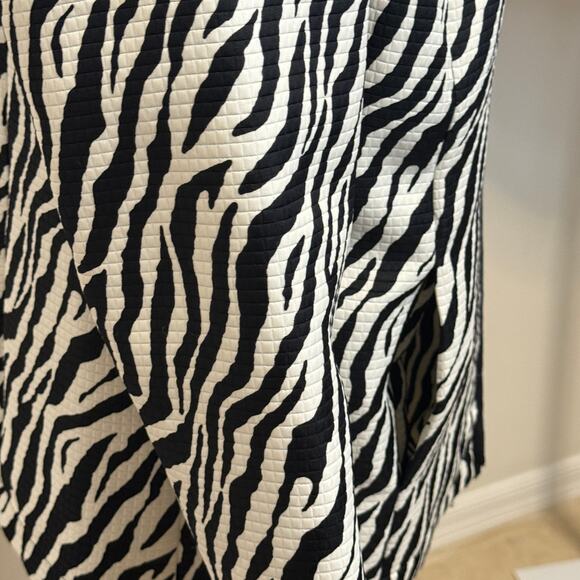 TanJay Zebra Print Collared Full Zip Quilted Jacket Size S Business Office Siren - Picture 4 of 9